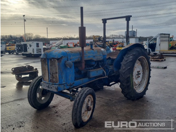 Traktors FORDSON