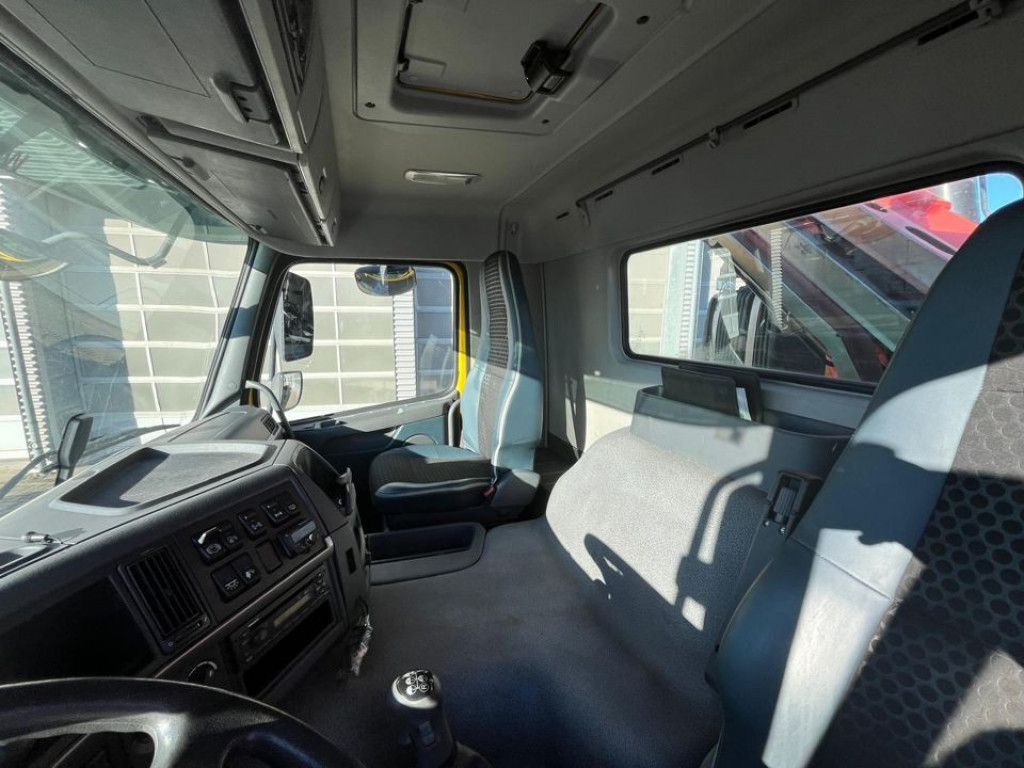 Bortu kravas automašīna/ Platforma, Kravas auto ar manipulatoru Volvo FM 330 4x4 Pritsche Kran Singelreifen Funkfernbe: foto 10