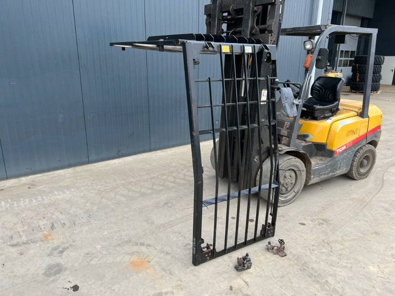 Kabīne un interjers - Celtniecības tehnika Cat 313D / M315D / 320D / 325D / 330D / 345C / 365C /: foto 1