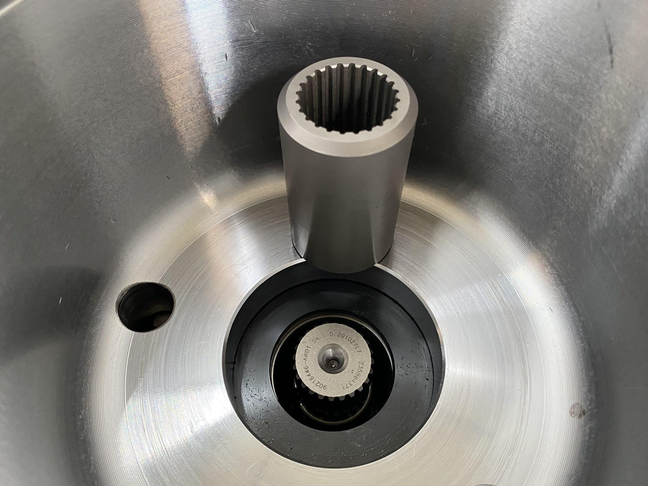 Jaunā Sānpārvads - Celtniecības tehnika Liebherr Fahrantrieb Typ: FAT350P138 mit ID-Nr.90216427 - ID-Nr.90216428 - ID-Nr.90216429. LO1926, LOS926, R922, R924, R926, R930. #90216428.2241#: foto 12 Jaunā Sānpārvads - Celtniecības tehnika Liebherr Fahrantrieb Typ: FAT350P138 mit ID-Nr.90216427 - ID-Nr.90216428 - ID-Nr.90216429. LO1926, LOS926, R922, R924, R926, R930. #90216428.2241#: foto 12