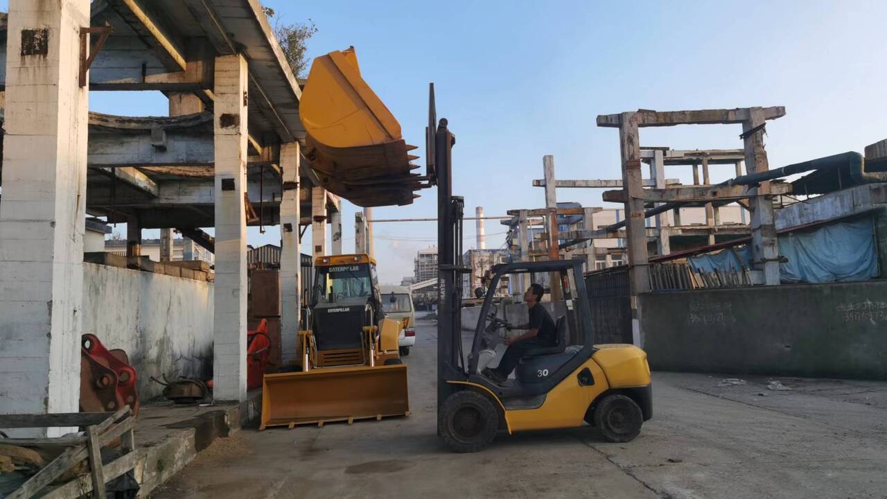 Šķērveida pacēlājs KOMATSU FD30: foto 6 Šķērveida pacēlājs KOMATSU FD30: foto 6