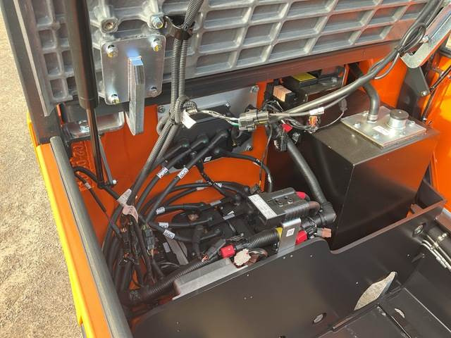 Elektroiekrāvējs Doosan B30X-7 PLUS: foto 24