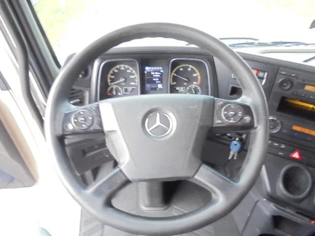 Vilcējs Mercedes-Benz Actros 1845 LS ADR: foto 9