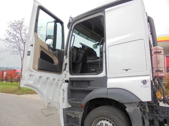 Vilcējs Mercedes-Benz Actros 1845 LS ADR: foto 7