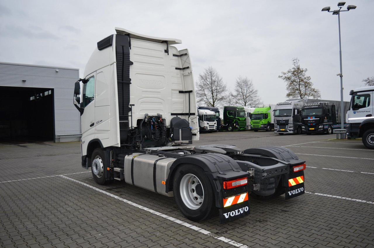 Vilcējs Volvo FH 500 Globetrotter XL: foto 6