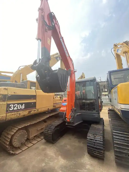 Kāpurķēžu ekskavators Used doosan 6ton dx60 excavator on sale in stock: foto 6