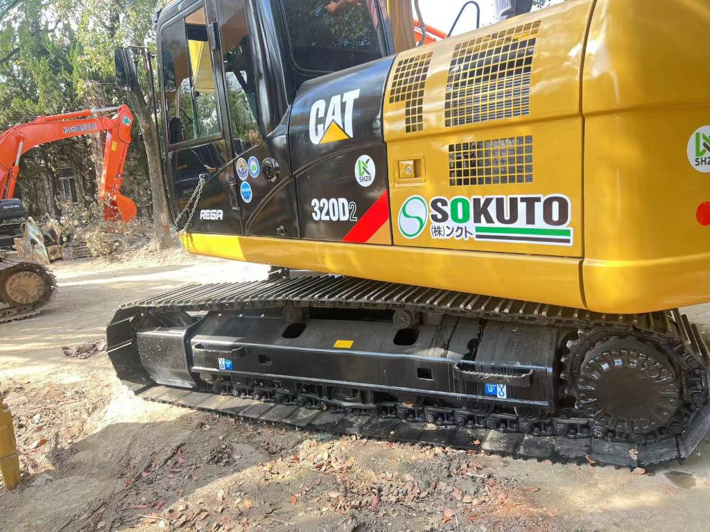 Kāpurķēžu ekskavators CAT 320 D L: foto 17