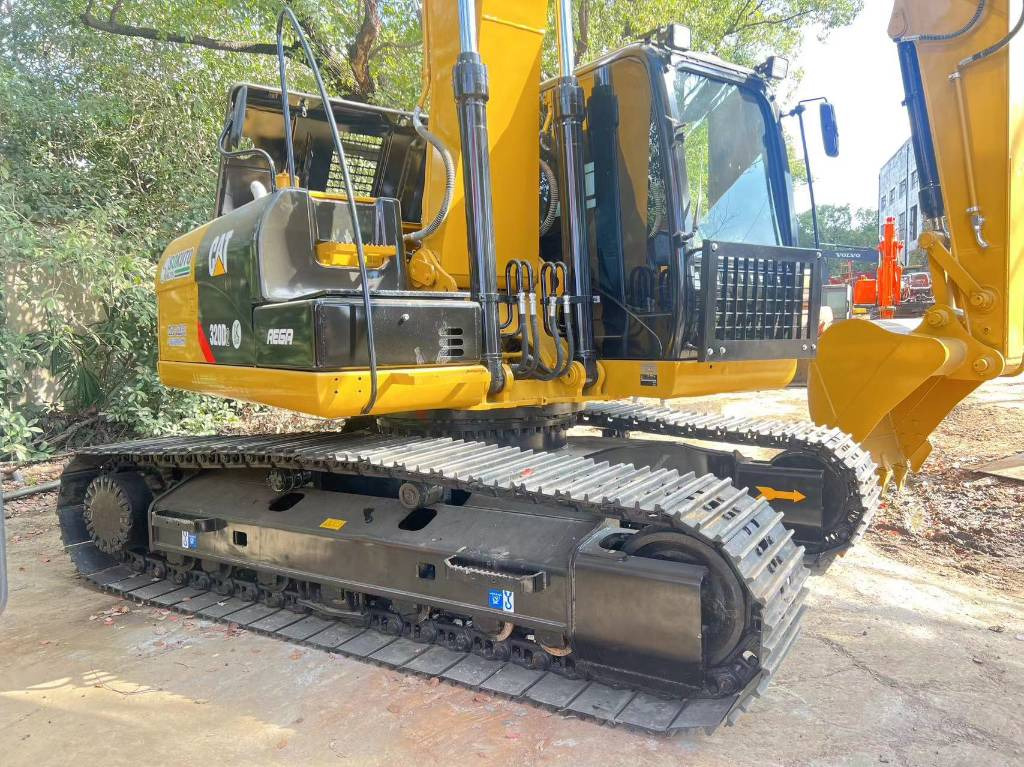 Kāpurķēžu ekskavators CAT 320 D L: foto 12