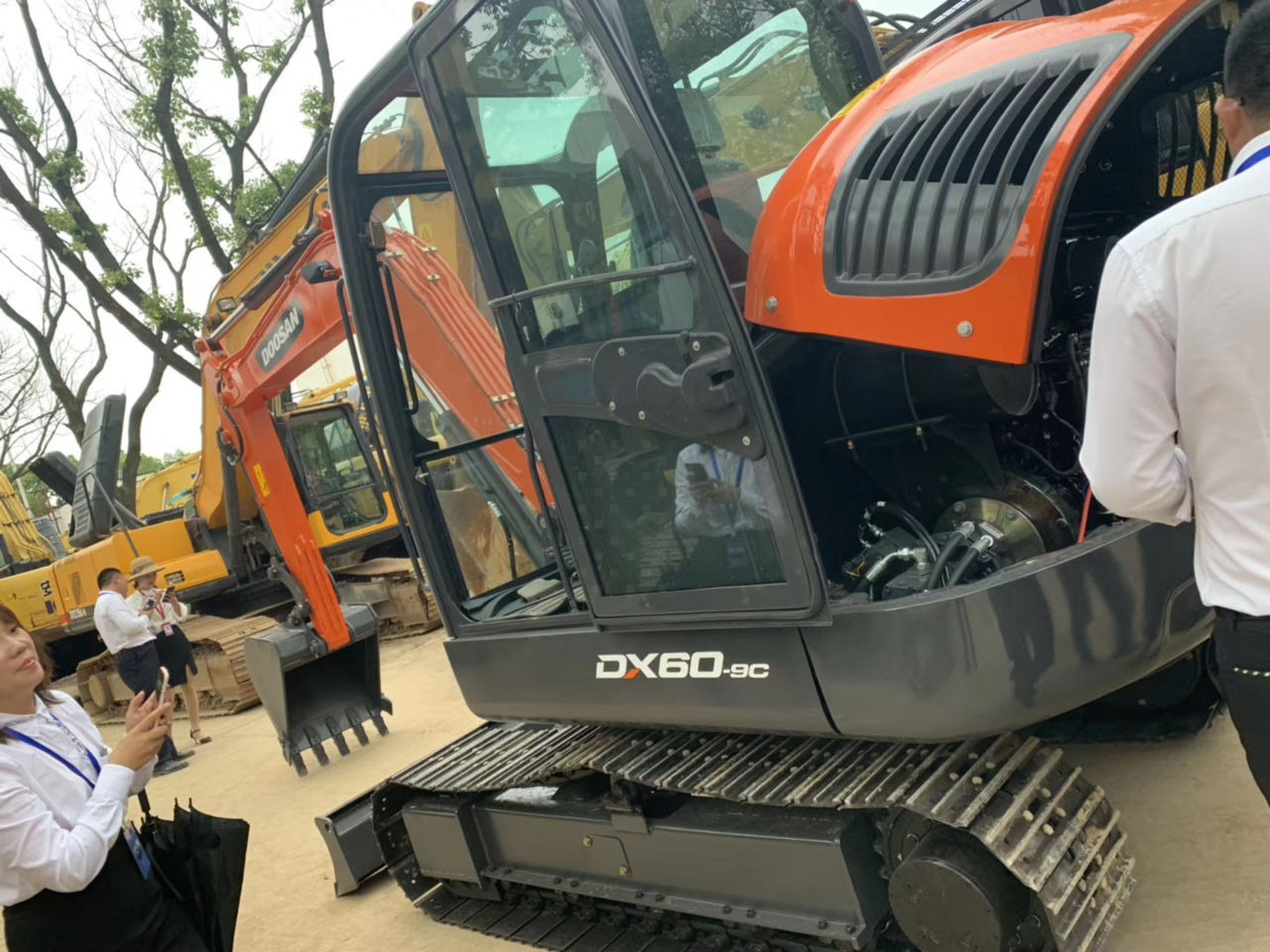 Kāpurķēžu ekskavators Doosan DX60: foto 10