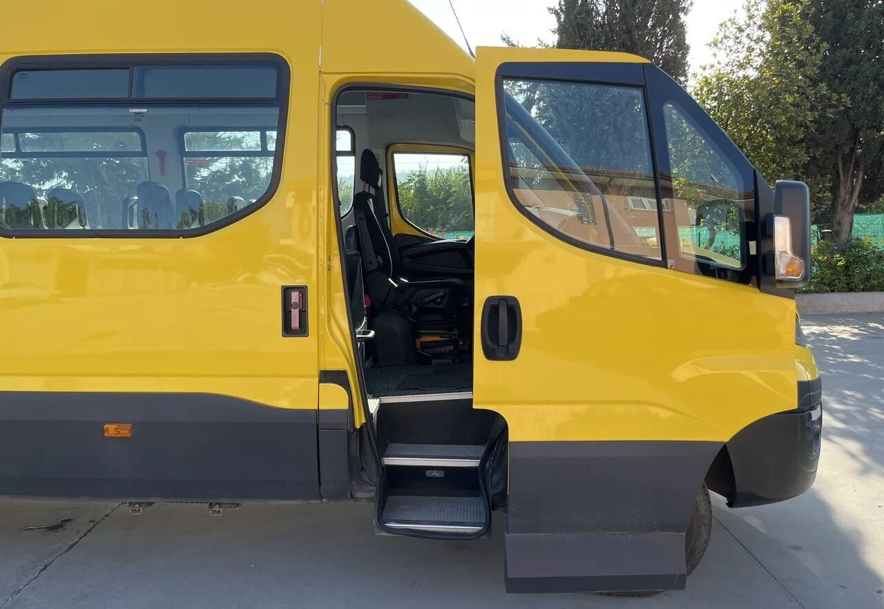 Mikroautobuss, Pasažieru furgons IVECO Daily: foto 9