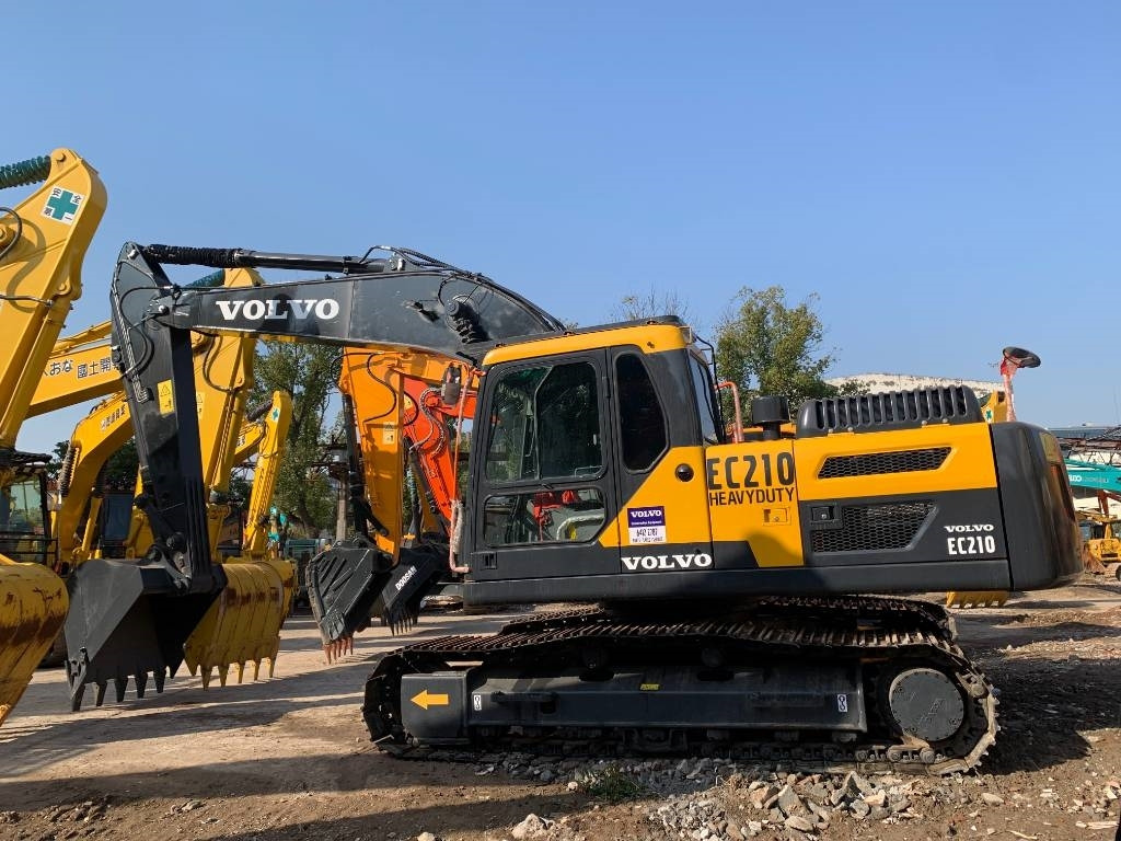 Kāpurķēžu ekskavators Volvo EC 210: foto 24