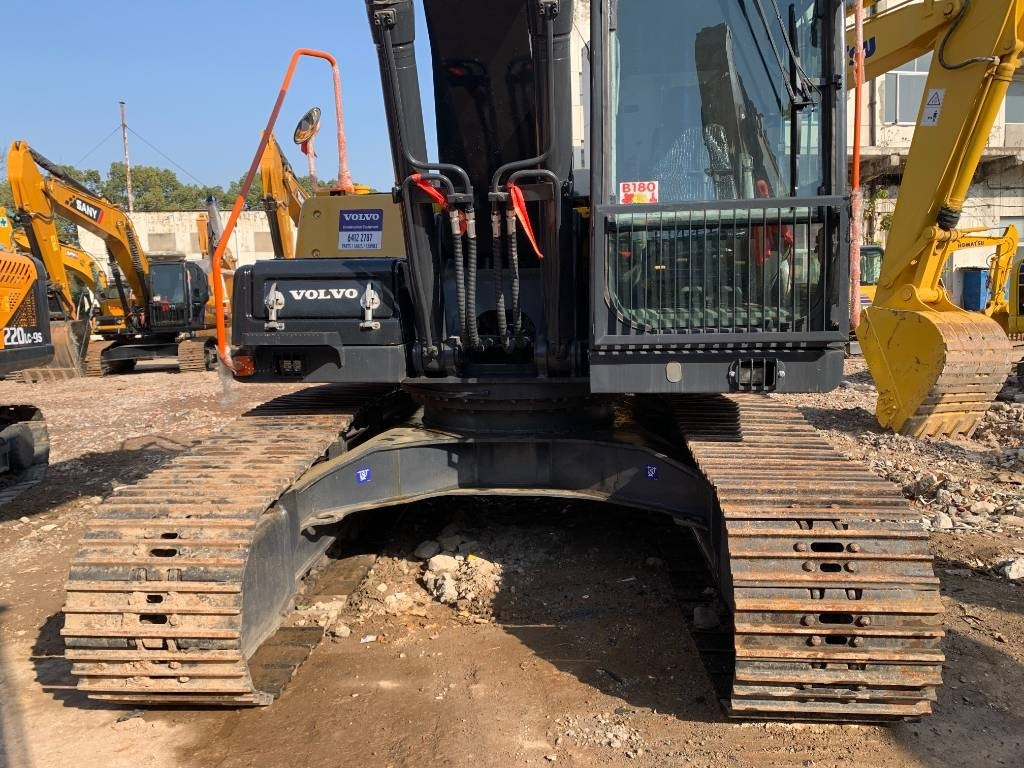 Kāpurķēžu ekskavators Volvo EC 210: foto 23