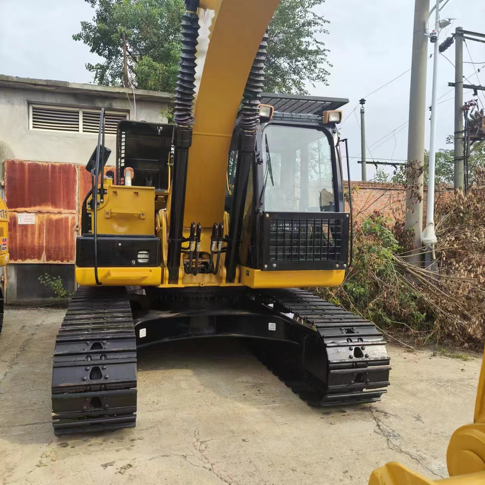 Kāpurķēžu ekskavators CATERPILLAR 320D2L: foto 8