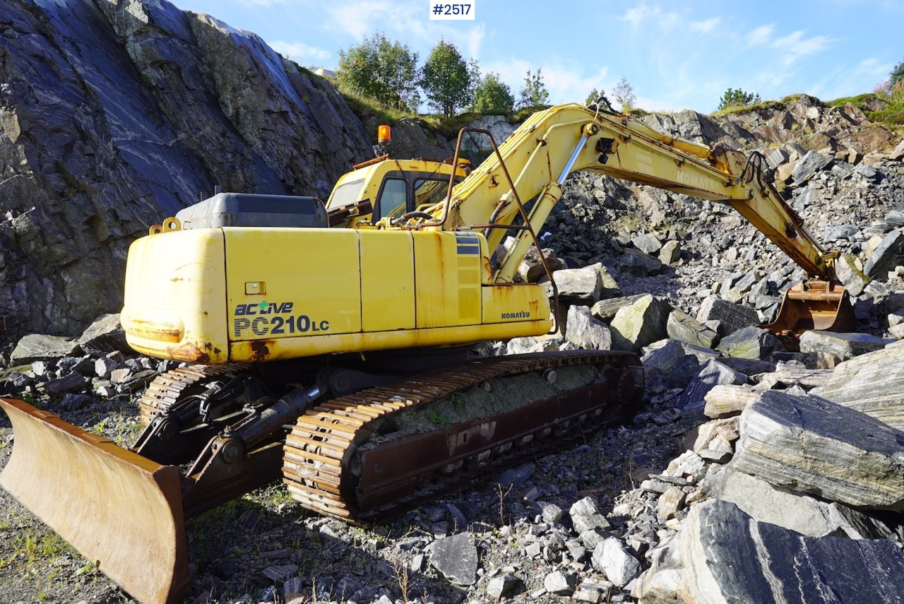 Kāpurķēžu ekskavators 2002 Komatsu PC210LC-6K w/shear: foto 13