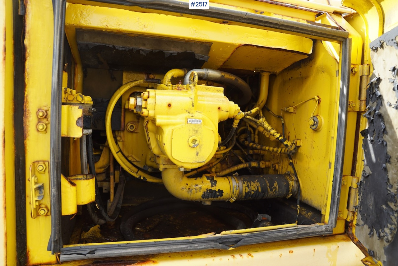 Kāpurķēžu ekskavators 2002 Komatsu PC210LC-6K w/shear: foto 39