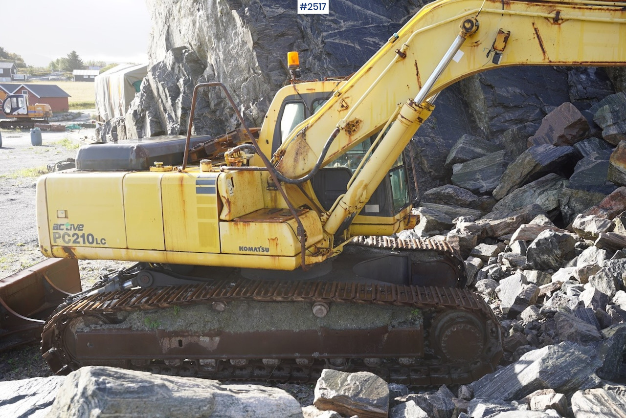 Kāpurķēžu ekskavators 2002 Komatsu PC210LC-6K w/shear: foto 14