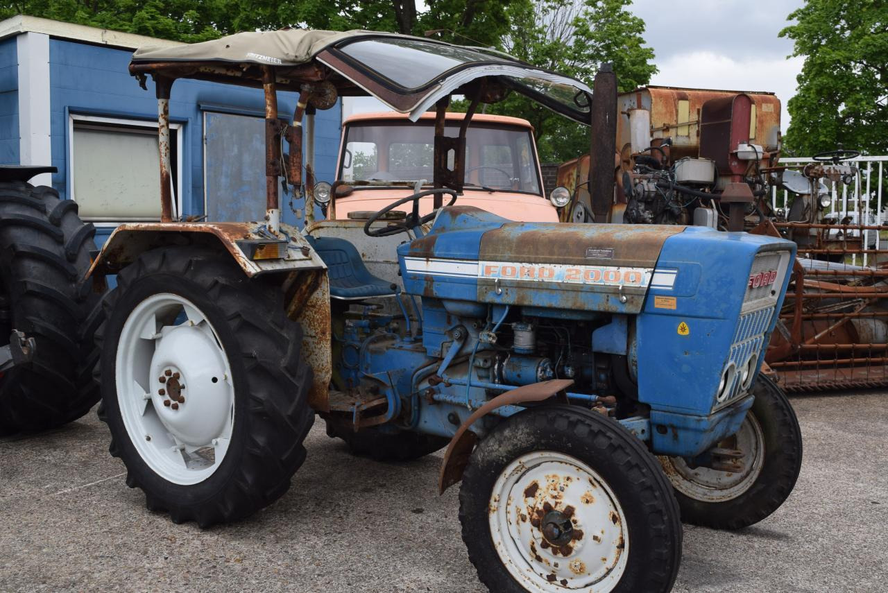 Traktors Ford 2000: foto 1