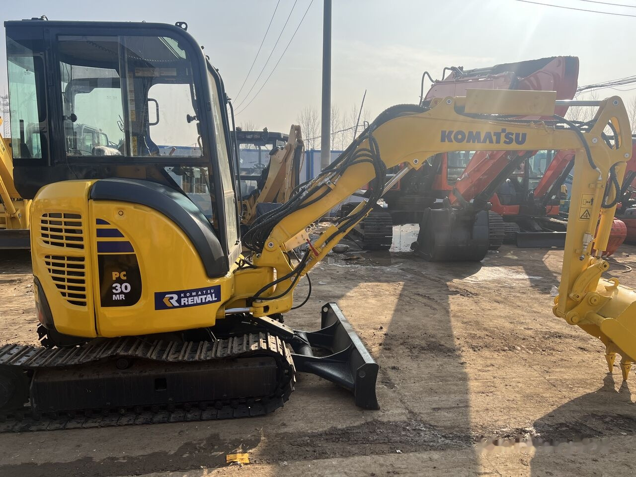 Mini-ekskavators Komatsu PC30MR: foto 1