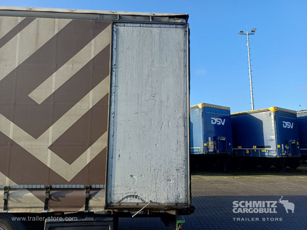 Tenta puspiekabe BERGER Auflieger Curtainsider Mega: foto 15