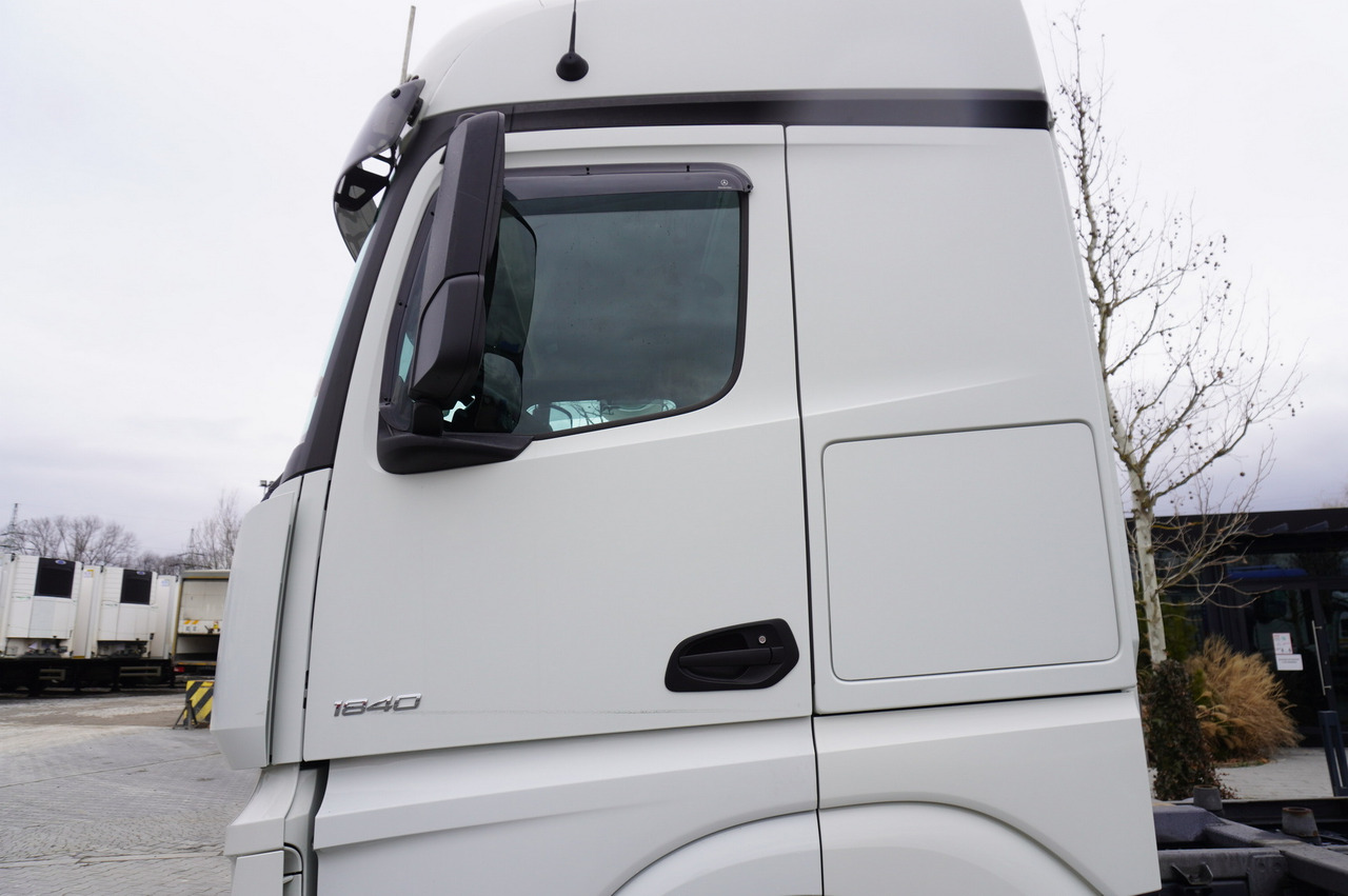 Konteineru vedējs/ Kravas automašīna ar noņemamā virsbūve MERCEDES-BENZ Actros 1840 / BDF standard / 2019: foto 15