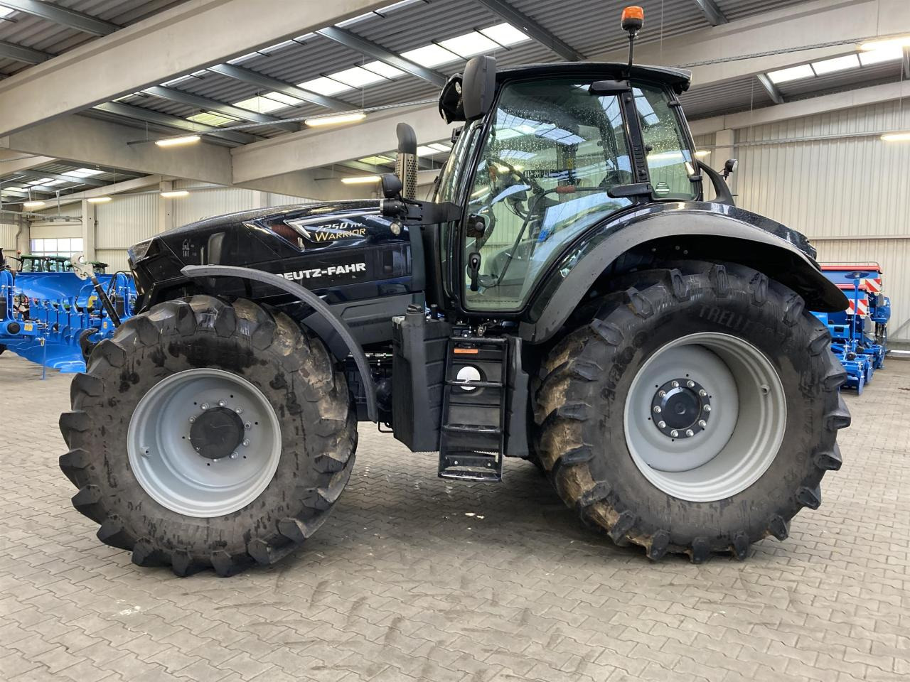 Traktors Deutz-Fahr 7250TTV: foto 7