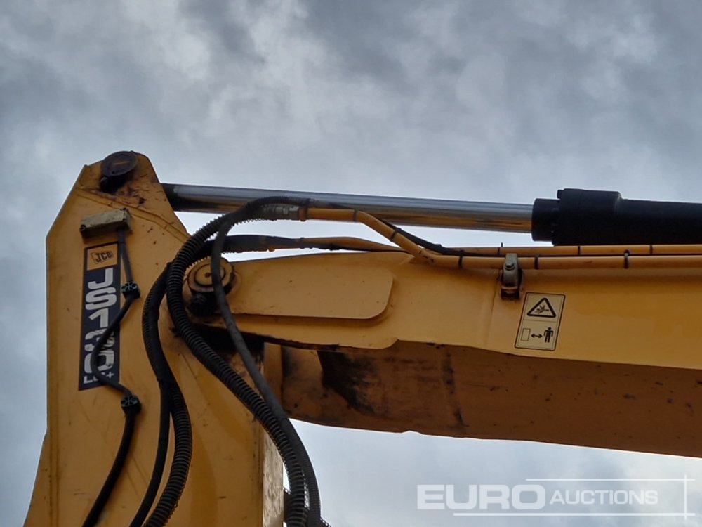 Kāpurķēžu ekskavators 2017 JCB JS130LC: foto 20