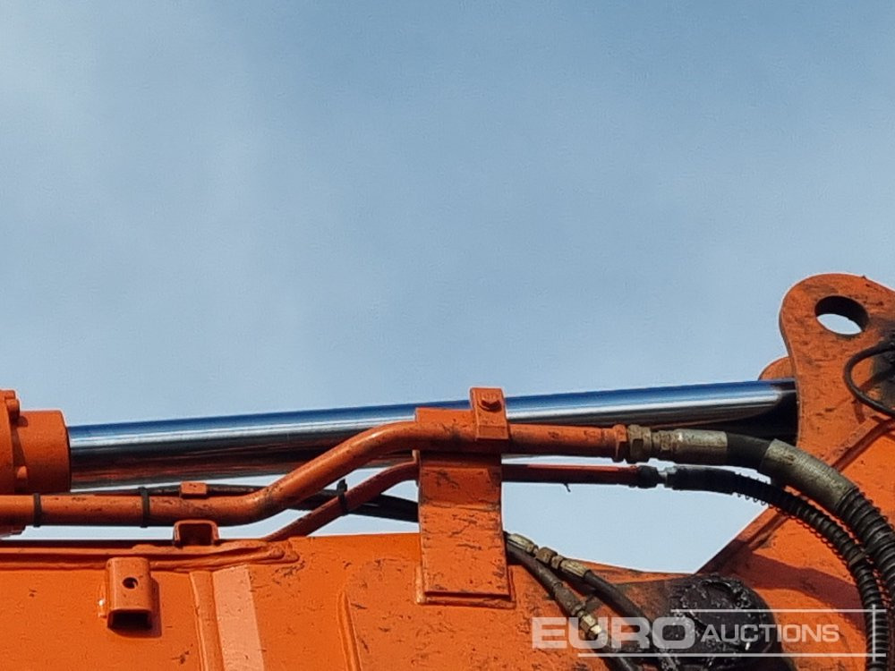 Kāpurķēžu ekskavators 2019 Hitachi ZX135US-6: foto 25