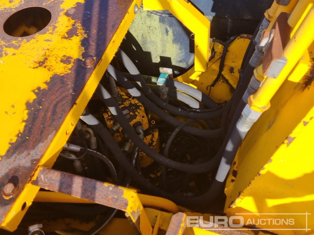 Kāpurķēžu ekskavators JCB JS130: foto 25