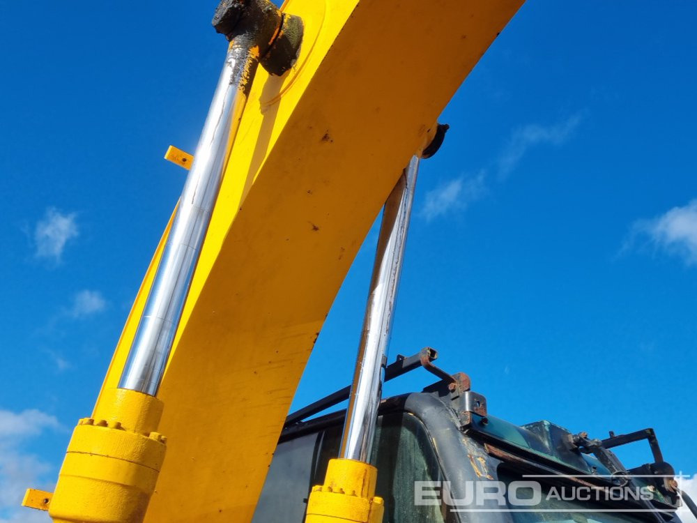 Kāpurķēžu ekskavators JCB JS130: foto 18