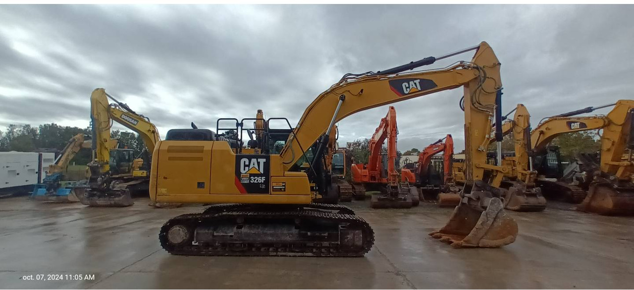 CAT 326F līzingu CAT 326F: foto 13